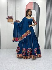 Lehenga choli navratri d'occasion  Expédié en France