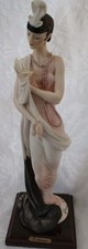 GIUSEPPE ARMANI FIGURA ORIGINAL SENHORA COM PÓ SOPRO FLORENÇA MADEIRA PEDESTAL 13" comprar usado  Enviando para Brazil