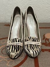 Usado, Bombas de salto femininas Capodarte com estampa de zebra couro de bezerro madeira tamanho 7 UE 37 comprar usado  Enviando para Brazil