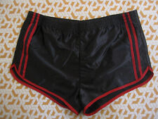 Short noir rouge d'occasion  Arles