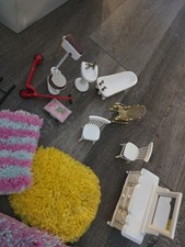 Usado, LOTE de miniatura móveis para casa de bonecas cômoda, banheira, pia, vaso sanitário, carpete comprar usado  Enviando para Brazil