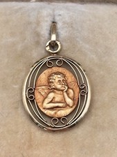 Médaillon médaille pendentif d'occasion Médaillon médaille pendentif d'occasion  Ambrières-les-Vallées