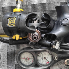 Apeks dst xtx for sale  LONDON
