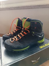 Scarponi trekking uomo usato  Ardea