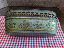 Cesta/caddy de metal oval vintage 12"x6" com relevo FLEUR d'Lis-perfurações em forma de coração comprar usado  Enviando para Brazil