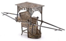 Cadeira sedã miniatura filigrana chinesa prata maciça final do século XIX comprar usado Cadeira sedã miniatura filigrana chinesa prata maciça final do século XIX comprar usado  Enviando para Brazil
