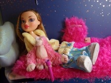 BRATZ 2003 FESTA DO PIJAMA NOITE DE BELEZA MEYGAN COM CAMA comprar usado  Enviando para Brazil