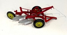 Trator Tru Scale Case duas fileiras fundo arado metal vermelho com cubos de roda verdes comprar usado  Enviando para Brazil