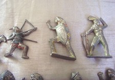 Joli lot figurines d'occasion  Six-Fours-les-Plages