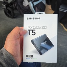 SSD Externo Samsung T5 Portátil - 2TB - USB 3.1 (MU-PA2T0B/AM) - Preto comprar usado  Enviando para Brazil