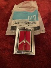 NOVO Oldsmobile Delta 88 Royale Grade Cromado Painel Cabeçalho Ornamento Emblema NOS comprar usado  Enviando para Brazil