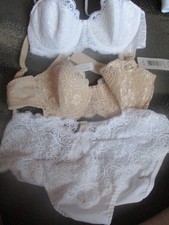 Triumph bras 32c for sale  WANTAGE