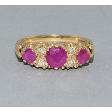 Lovely 9ct gold for sale  WARMINSTER