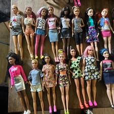 Lot poupée barbies d'occasion  Lavernose-Lacasse