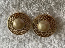 Chanel. boucles oreilles d'occasion Chanel. boucles oreilles d'occasion  Cachan