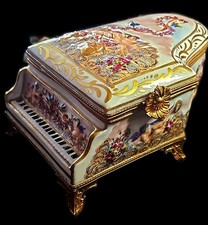 Caixa de música antiga Capodimonte grande italiana de porcelana com tampa para piano de cauda 9"  comprar usado Caixa de música antiga Capodimonte grande italiana de porcelana com tampa para piano de cauda 9"  comprar usado  Enviando para Brazil