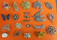 Vintage costume brooches for sale  HORNCASTLE