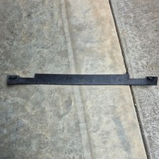 OEM # 22717022 General Motors PAINEL DE EQUILÍBRIO frontal inferior DEFLETOR G6 05-10 comprar usado  Enviando para Brazil