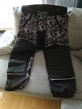 Painballhose schwarz totenköp gebraucht kaufen  Dierdorf