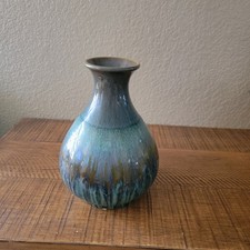 Vaso de cerâmica vintage esmalte gotejamento em azul-petróleo e marrom com borda alargada 8,5 polegadas de altura comprar usado Vaso de cerâmica vintage esmalte gotejamento em azul-petróleo e marrom com borda alargada 8,5 polegadas de altura comprar usado  Enviando para Brazil