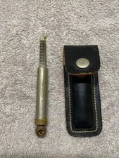 Medidor de pneu de passageiro vintage Schrader com estojo de couro, usado comprar usado Medidor de pneu de passageiro vintage Schrader com estojo de couro, usado comprar usado  Enviando para Brazil
