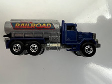 Caminhão tanque Hot Wheels Peterbilt ferrovia azul com mangueiras em perfeito estado comprar usado  Enviando para Brazil