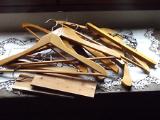 Cintres anciens bois d'occasion  Rougemont