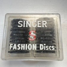 23 discos da moda Singer Machine com estojo plástico original (3 faltando) comprar usado  Enviando para Brazil