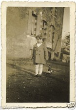Little girl with d'occasion  Expédié en Belgium
