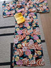 Usado, Conjunto retrô lindo padrão floral azul marinho Yukata quimono amarelo Obi Japão comprar usado  Enviando para Brazil