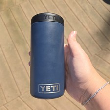 Yeti Navy 12 oz Colster Slim Can Cooler Holder comprar usado  Enviando para Brazil