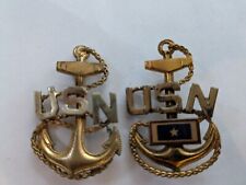Emblemas vintage de chapéu incrustante de corda torcida e âncora da Marinha dos EUA Segunda Guerra Mundial quantidade de 2 comprar usado  Enviando para Brazil
