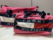 Conjunto de 2 bolsas de viagem Tommy Hilfiger bandeira soletrada colorblock rosa vintage, usado comprar usado  Enviando para Brazil