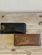 Conjunto de 2 capas de óculos de couro Ray-Ban preto e marrom comprar usado Conjunto de 2 capas de óculos de couro Ray-Ban preto e marrom comprar usado  Enviando para Brazil