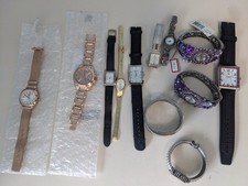 Lote 12 relógios femininos não testados para bateria ou reparo Hilfiger Talbots fofoca etc comprar usado Lote 12 relógios femininos não testados para bateria ou reparo Hilfiger Talbots fofoca etc comprar usado  Enviando para Brazil