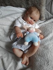 Bébé reborn souriant d'occasion  Annecy