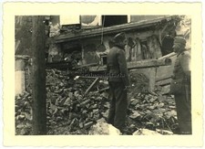 Oryg. Zdjęcie żołnierzy przy zniszczonej fabryce w KIELCACH Polska 1939 na sprzedaż  Wysyłka do Poland