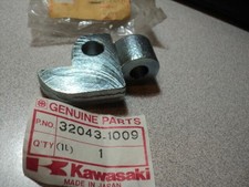 1978-86 KAWASAKI KZ 1000 SUPORTE DE POLÍCIA SUPORTE LATERAL NOS OEM 32043-1009 32043-4004 comprar usado 1978-86 KAWASAKI KZ 1000 SUPORTE DE POLÍCIA SUPORTE LATERAL NOS OEM 32043-1009 32043-4004 comprar usado  Enviando para Brazil