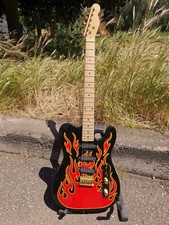 Chitarra elettrica hot usato  Mazzarrone