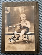 Fotografia vintage de menino em triciclo primitivo bicicleta 3 rodas comprar usado  Enviando para Brazil