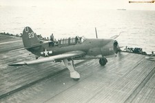 Usado, 1945 Segunda Guerra Mundial piloto da Marinha dos EUA Okinawa Photo Fighter avião #23, porta-aviões comprar usado  Enviando para Brazil