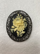 Spilla cameo rosa usato  Crema