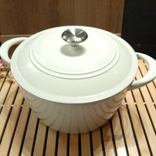 7 quartos ~ Forno holandês de ferro fundido esmaltado Tramontina ~ Latte (branco creme) em excelente estado usado, usado comprar usado  Enviando para Brazil