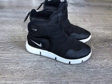Nike youth novice for sale  Round Lake