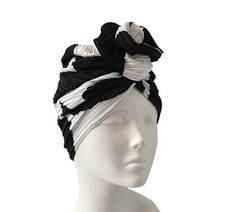 Elegant pleated stretch for sale Elegant pleated stretch for sale  BEDFORD