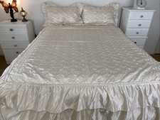 Conjunto de Colcha Vintage Creme Acolchoado Floral Bordado Cetim Duplo/Queen, usado comprar usado  Enviando para Brazil