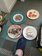 Four decorative plates for sale  SOUTHEND-ON-SEA