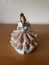 Porzellanfigur dame sitzend gebraucht kaufen  Kassel