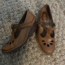 Clarks artisan tan for sale  CARDIFF