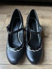 Size heeled shoes for sale  EAST COWES